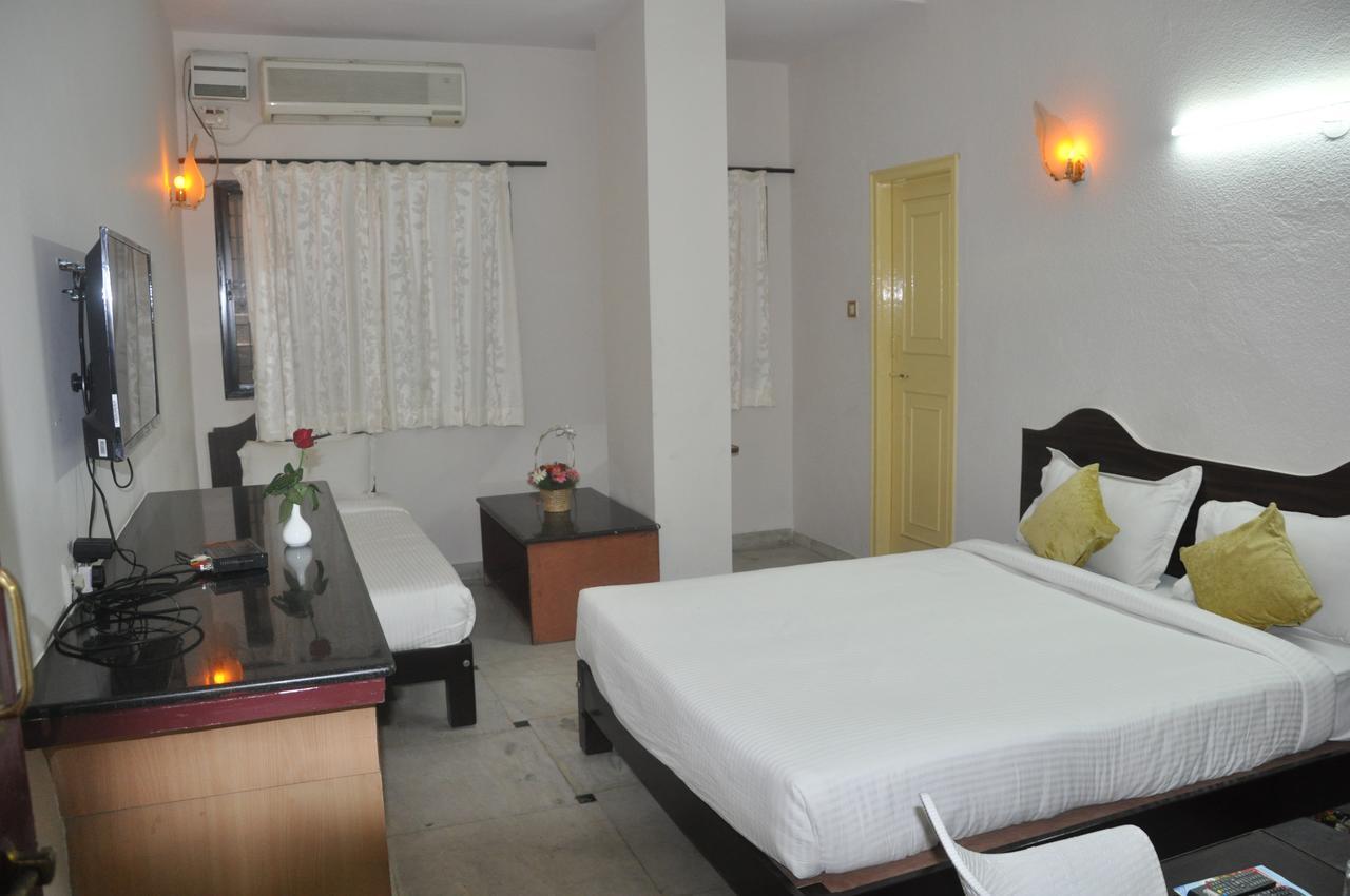 Hotel Raja Galaxy Bangalore Exterior photo